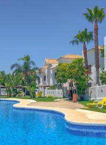 Bazén v ubytovaní Amazing Sea View La Hacienda Alcaidesa Links Golf Beach Resort alebo v jeho blízkosti