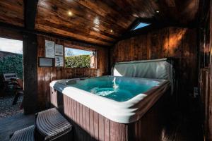 Spa and/or other wellness facilities at South Causey Inn 