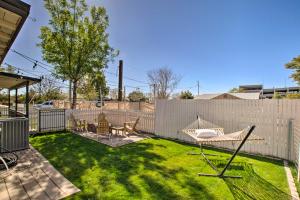 Giardino di Walk to Downtown Gilbert Home with Fire Pit!