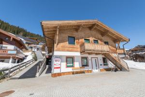 Zdjęcie z galerii obiektu Chalet Hirsch für 4 Personen w mieście Wald im Pinzgau