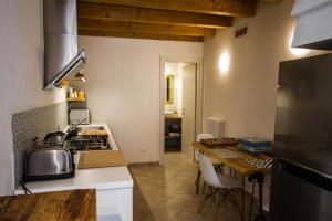 Kuchyňa alebo kuchynka v ubytovaní FONTANE APARTMENTS