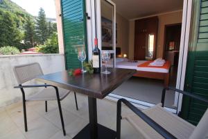 Balkón nebo terasa v ubytování Guest House Villa Pastrovka