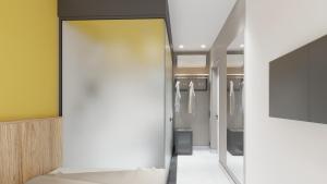 A bathroom at Dovzhenko