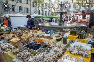 Jídlo v vily nebo okolí