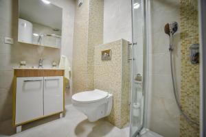 Ένα μπάνιο στο Forest12 +12 φωτογραφίες