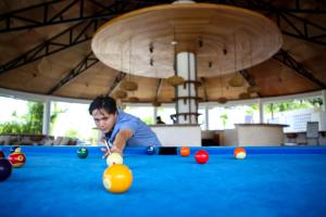 Meja biliar di Yama Resort Indonesia