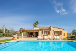 Bazén v ubytování Villa Can Canavaret by SunVillas Mallorca nebo v jeho okolí