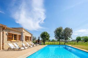 Bazén v ubytování Villa Can Canavaret by SunVillas Mallorca nebo v jeho okolí