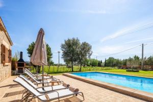 Bazén v ubytování Villa Can Canavaret by SunVillas Mallorca nebo v jeho okolí