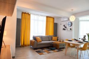 O zonă de relaxare la Fineloft Sea View Apartment-Spa n Pools beach resort