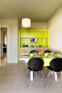 Η κουζίνα ή μικρή κουζίνα στο Apartment Belvedere Village-1 by Interhome