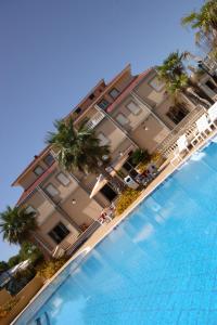 Bazén v ubytování Park Hotel Tyrrenian nebo v jeho okolí