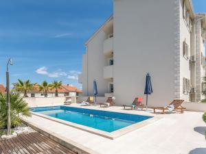 Bazén v ubytování Apartment Villa 2 Pools-4 by Interhome nebo v jeho okolí