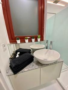 Un baño de Porto.Leça - Studios and Apts (Apt E) 9 fotos más