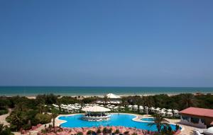 Bazén v ubytování Regency Tunis Hotel nebo v jeho okolí