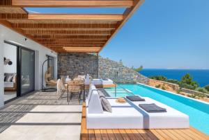 Bazén v ubytování Malvezzino Luxury Villas nebo v jeho okolí
