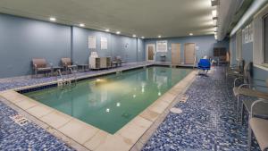 Gallery image of Holiday Inn Express Hotel & Suites Detroit - Farmington Hills, an IHG Hotel in Northville