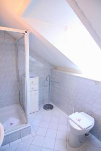 Een badkamer bij Sybille im alten Friesenhaus