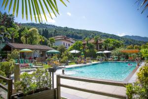 Bazén v ubytování Hotel Della Torre nebo v jeho okolí + 37 fotografií