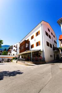 Photo de la galerie de l'établissement Hotel Garni Zum Hirschen, à Malles Venosta
