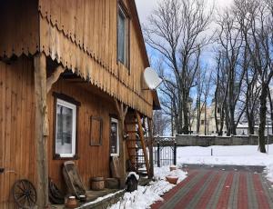 Obiekt Pod Wiśnią Agroturystyka Kalwaria Pacławska zimą