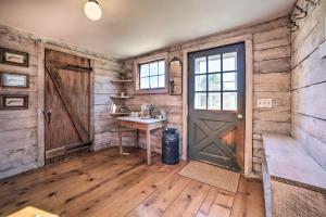 Serene Great Barrington Cottage with Fire Pit!