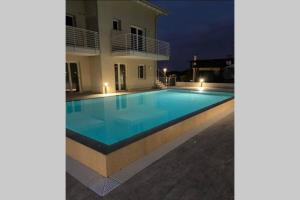 The swimming pool at or close to *CENTRAL LAKESIDE APT*Swimming Pool & Free Parking