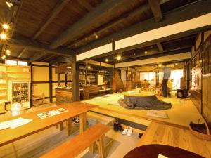 Posezení v ubytování Hostel & Tatami Bar Uchikobare -内子晴れ-