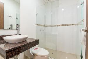 Et badeværelse på Hotel Ayenda Boutique Rio Mont