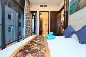 Cama ou camas em um quarto em Dorsett Residences Bukit Bintang @Artez Maison