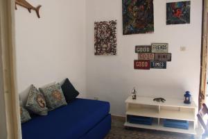 A seating area at Al Baglio low cost
