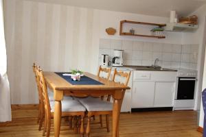 Kuchyň nebo kuchyňský kout v ubytování Ferienwohnung Ulrike Narjes + 8 fotografií