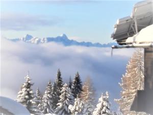 Nespecifikovaný výhled na hory nebo výhled na hory při pohledu z apartmánu