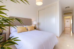 Posteľ alebo postele v izbe v ubytovaní Garden & Beach - Torremolinos