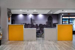 Vstupní hala nebo recepce v ubytování La Quinta by Wyndham Raleigh Downtown North