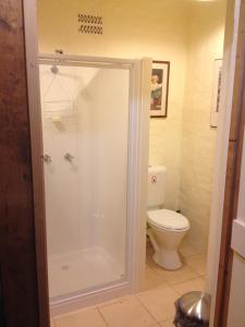 Phòng tắm tại Pierrepoint Accommodation
