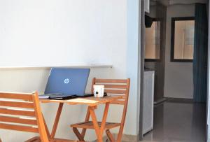 Μια τηλεόραση ή/και κέντρο ψυχαγωγίας στο Yeshill Apart & Studio