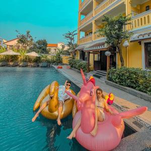 The swimming pool at or near Hoi An Central Boutique Hotel & Spa (Little Hoi An Central Boutique Hotel & Spa)
