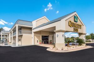 a view of a walmart inc store at Quality Inn Albany in Albany