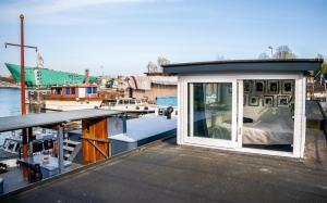 Galeriebild der Unterkunft Houseboat-Amsterdam in Amsterdam