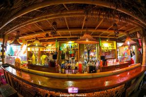 een bar met veel drankflessen bij Residence Anchisemare in Alba Adriatica