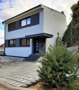 Budova, v ktorej sa apartmán nachádza