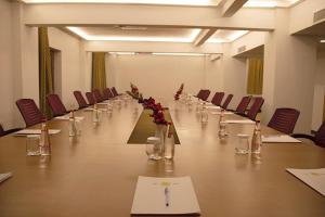 The business area and/or conference room at ATLAS OTELİ