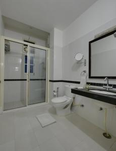 Ett badrum på Shahpura Dev Villa