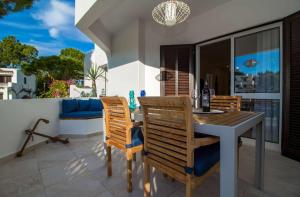 Photo de la galerie de l'établissement Beach House Apartment - Luxurious & Pool View & Golf & Tennis Court, à Albufeira