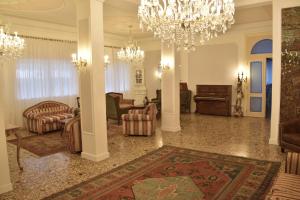 Posezení v ubytování Hotel Edelweiss
