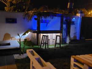 Ogród w obiekcie GATU PREMIUM Villa Lurberri piscina privada, 4 dormitorios, 2 baños, parking , jardines, " Preferente mayores de 25 años y familias " ín y barbacoa