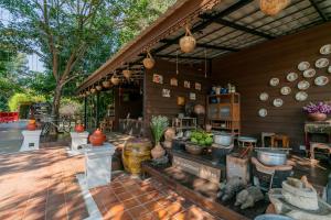 Legendha Sukhothai Hotel外面的花园