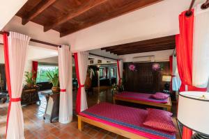 Legendha Sukhothai Hotel客房内的一张或多张床位