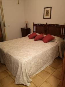 A bed or beds in a room at Casa alla Guitgia 2